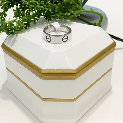 18K White Gold Love Band